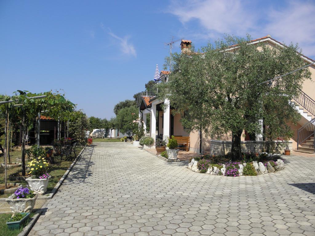 Apartments Mirjana Vrsar Ngoại thất bức ảnh